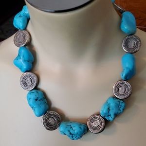 Turquoise colored stone Pretty necklace vintage